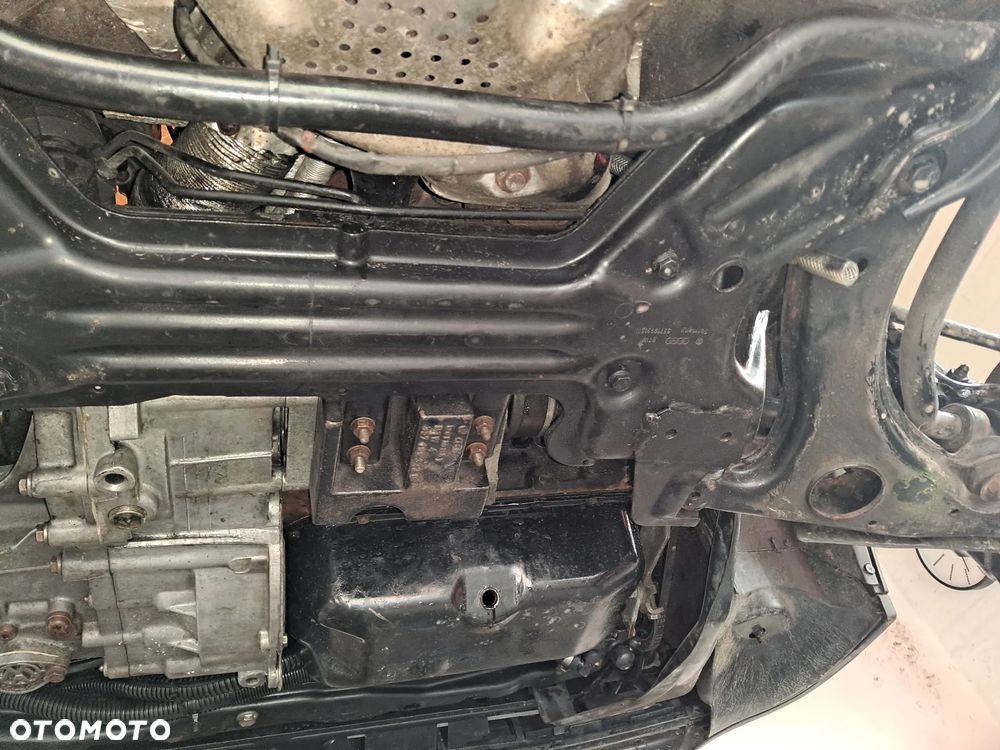 Volkswagen Passat 2.0 GT - 35