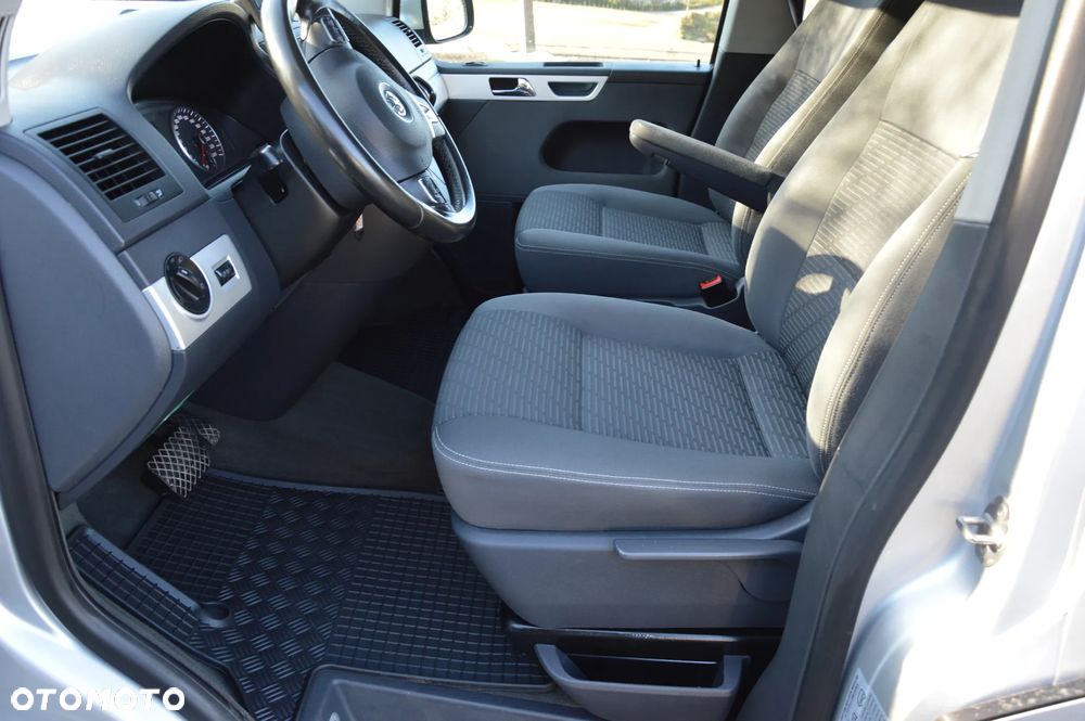 Volkswagen Multivan - 20