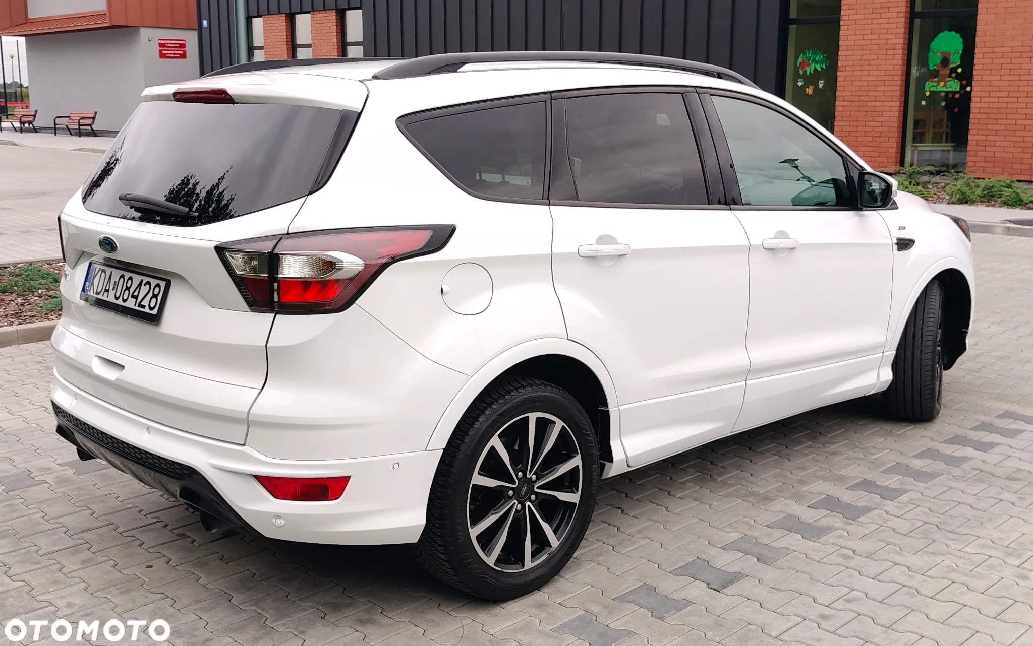 Ford Kuga 2.0 TDCi 2x4 ST-Line - 4