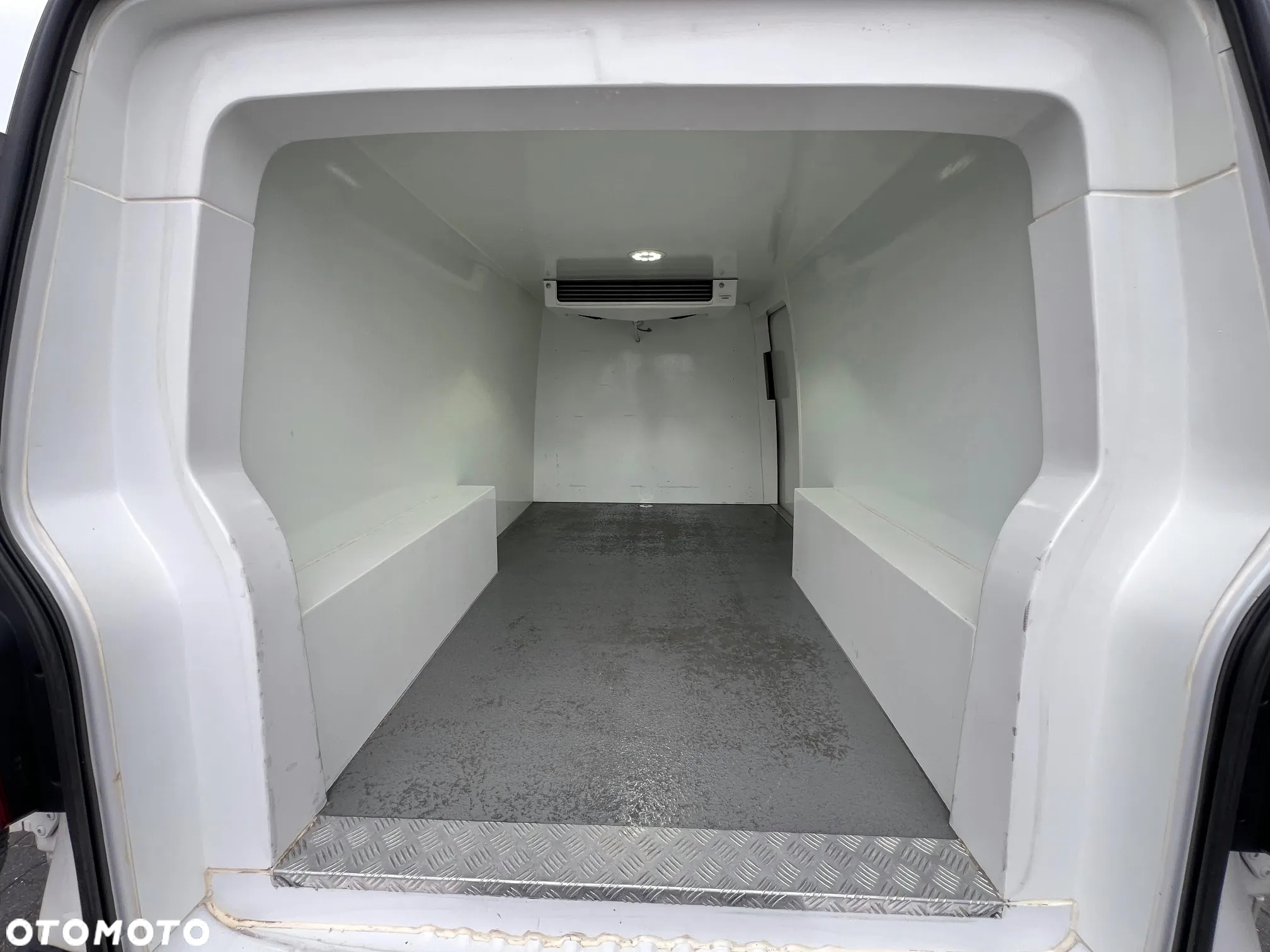 Volkswagen Transporter T6 Chłodnia Izoterma Long Maxi Zarejestrowany w PL - 15