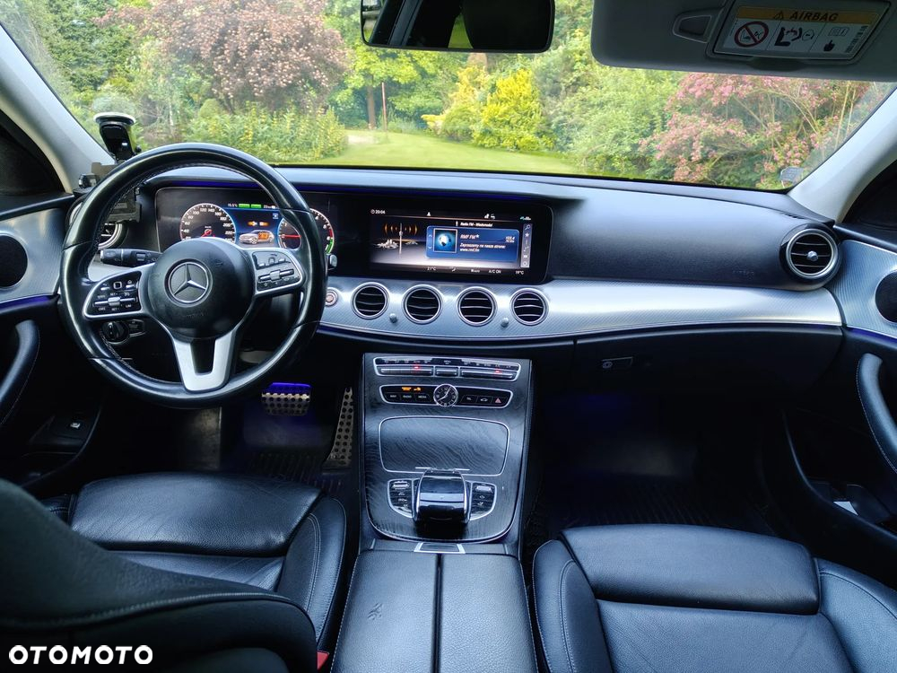 Mercedes-Benz Klasa E 300 de 9G-TRONIC - 16