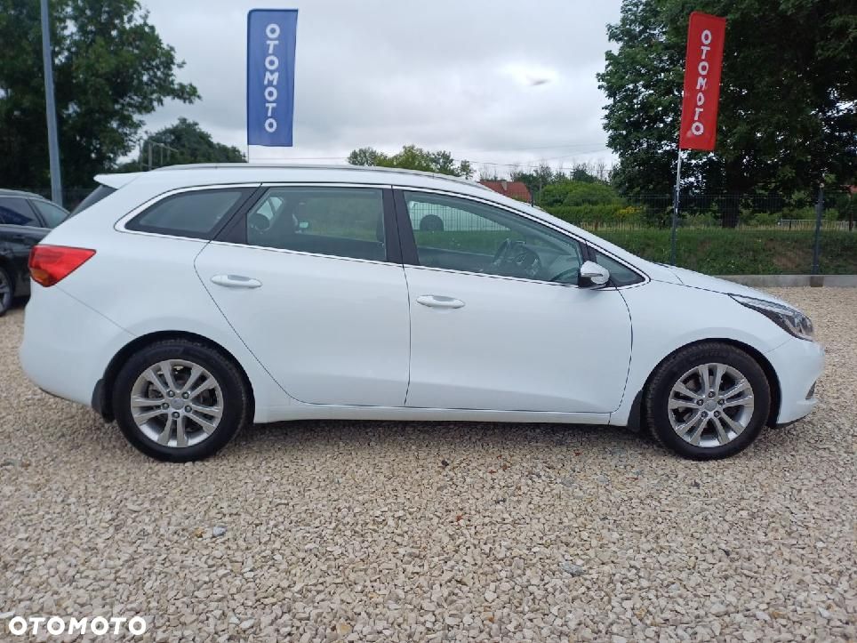 Kia Ceed 1.6 CRDi 128 Dream-Team Edition - 16