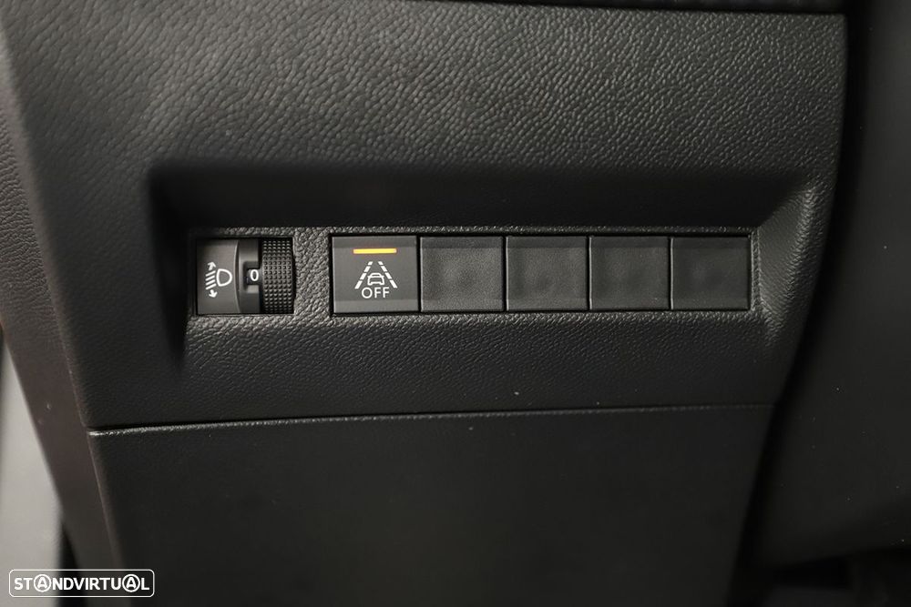 Peugeot 2008 1.2 PureTech Allure EAT8 - 18