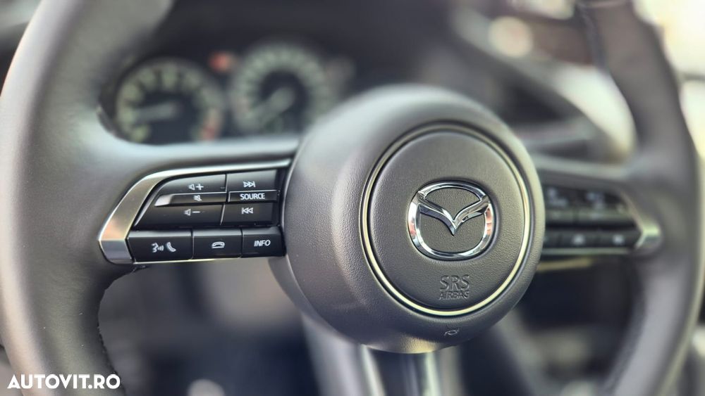 Mazda 3 e-Skyactiv X186 AT MHEV Exclusive-Line - 12