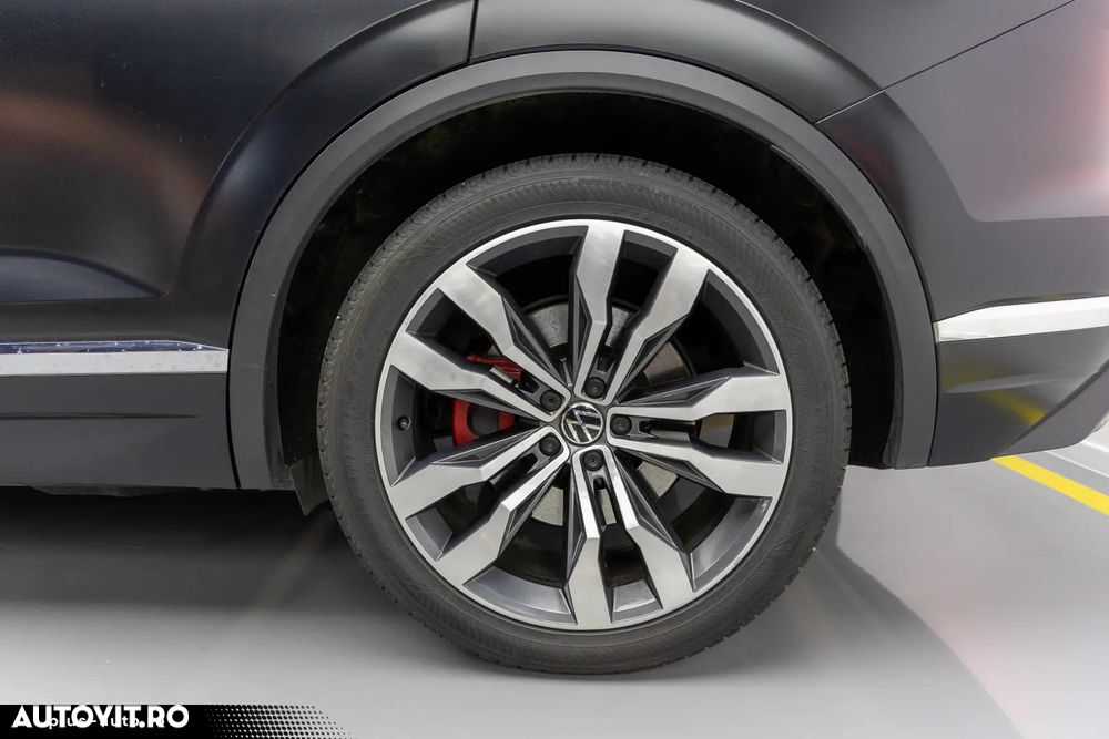Volkswagen Touareg 3.0 V6 e-Hybrid 4Motion Aut. Atmosphere - 11