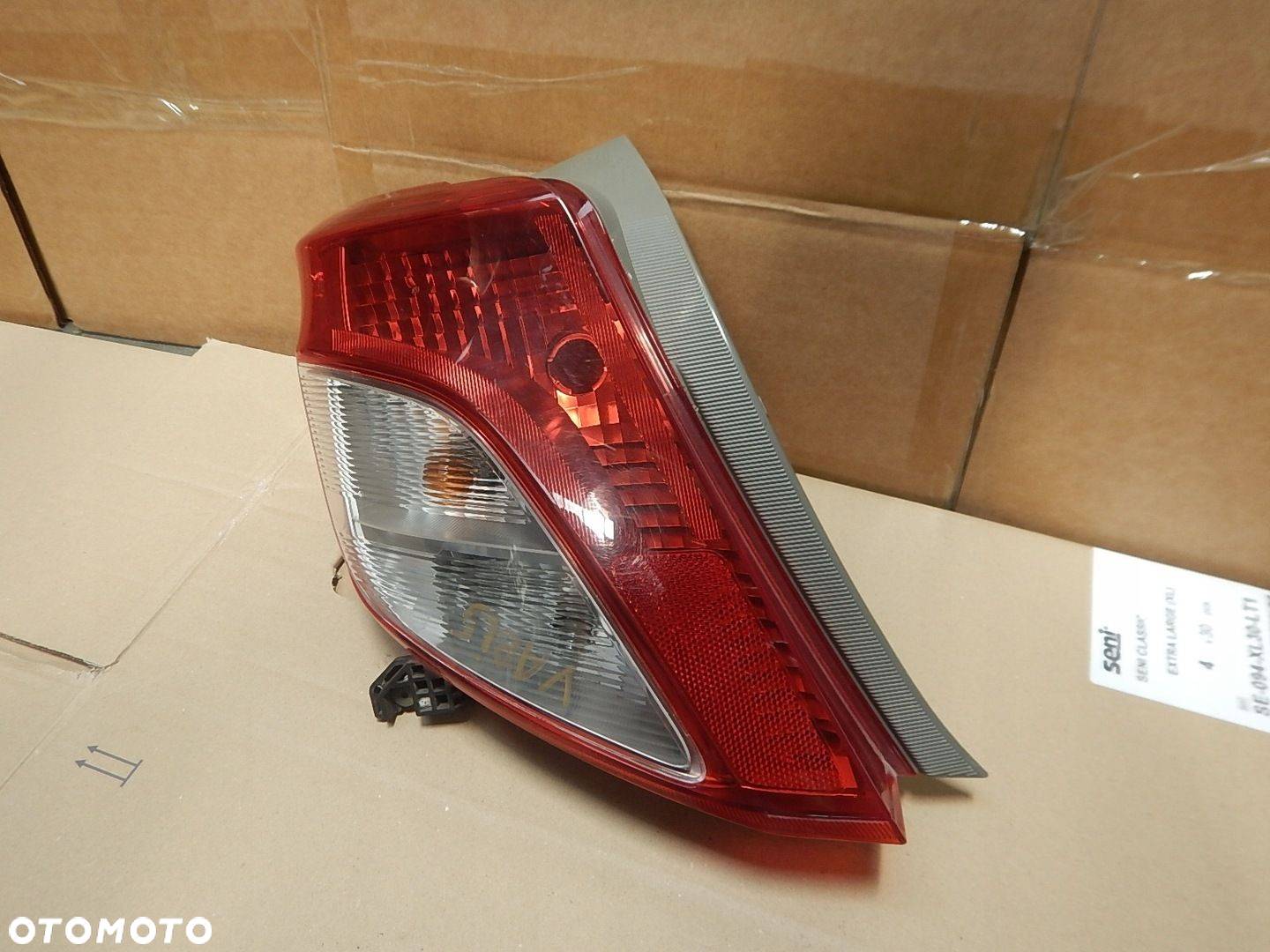 LAMPA TYŁ TYLNA LEWA TOYOTA YARIS 3 III EU - 2