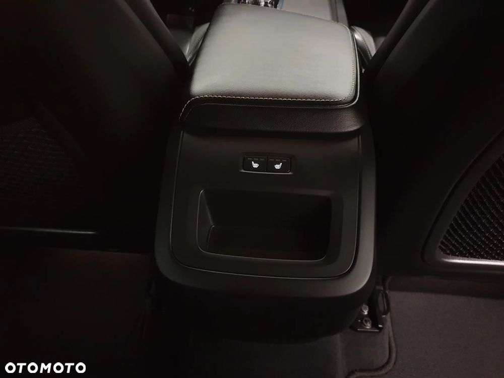 Volvo XC 60 B4 D Geartronic RDesign - 28