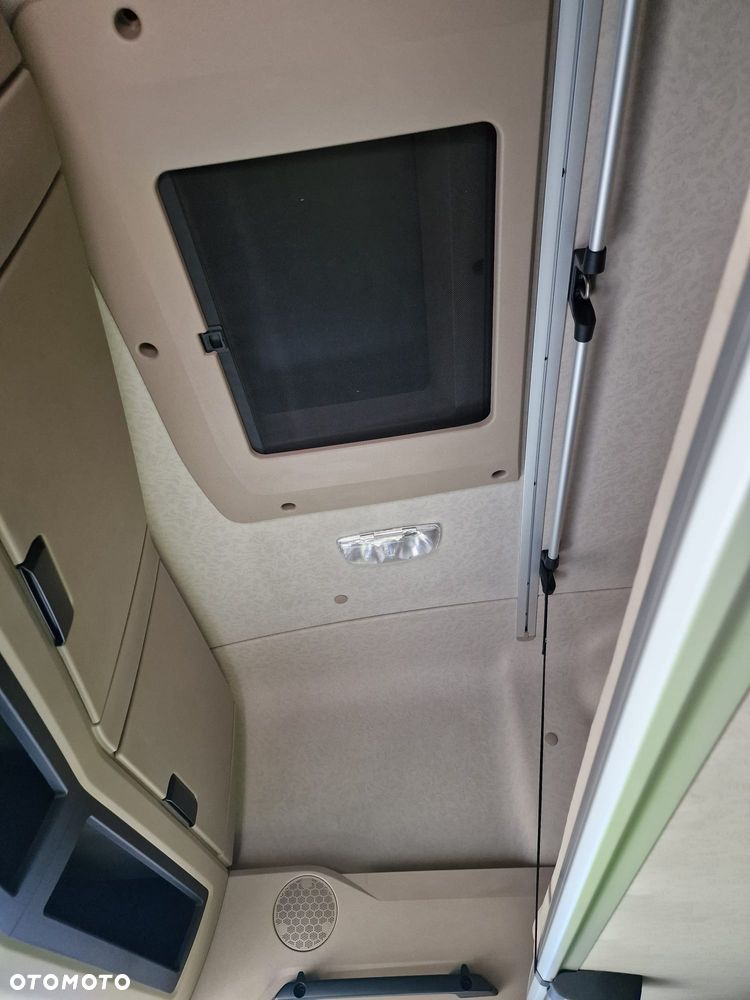 Mercedes-Benz Actros - 11