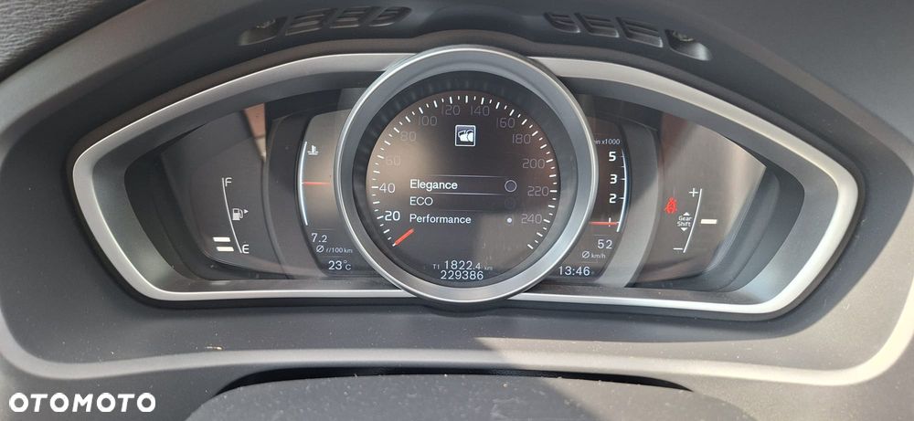 Volvo V40 D4 Momentum - 19