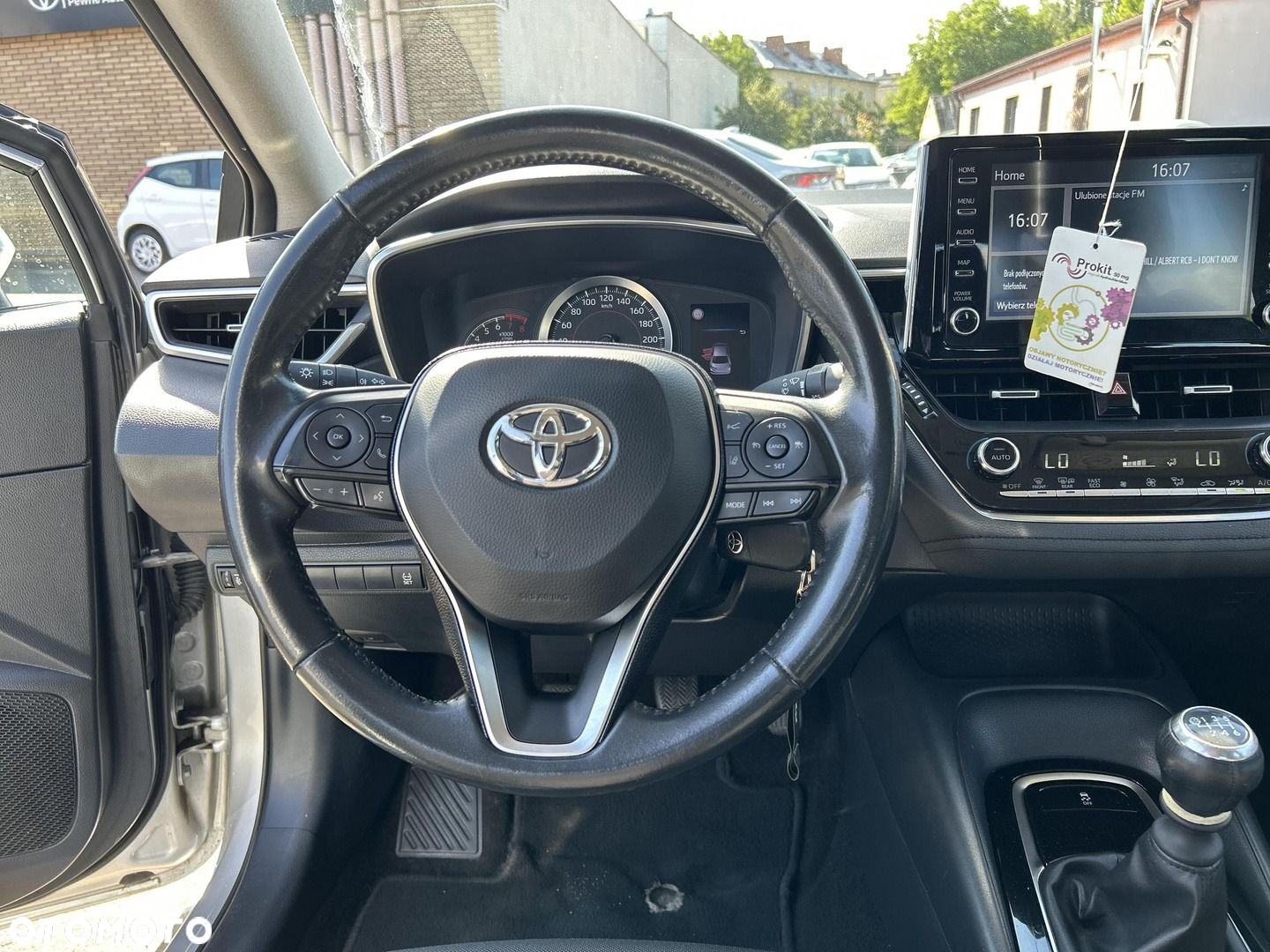Toyota Corolla - 13