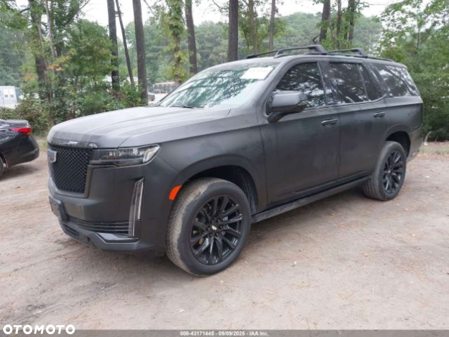 Cadillac Escalade - 2