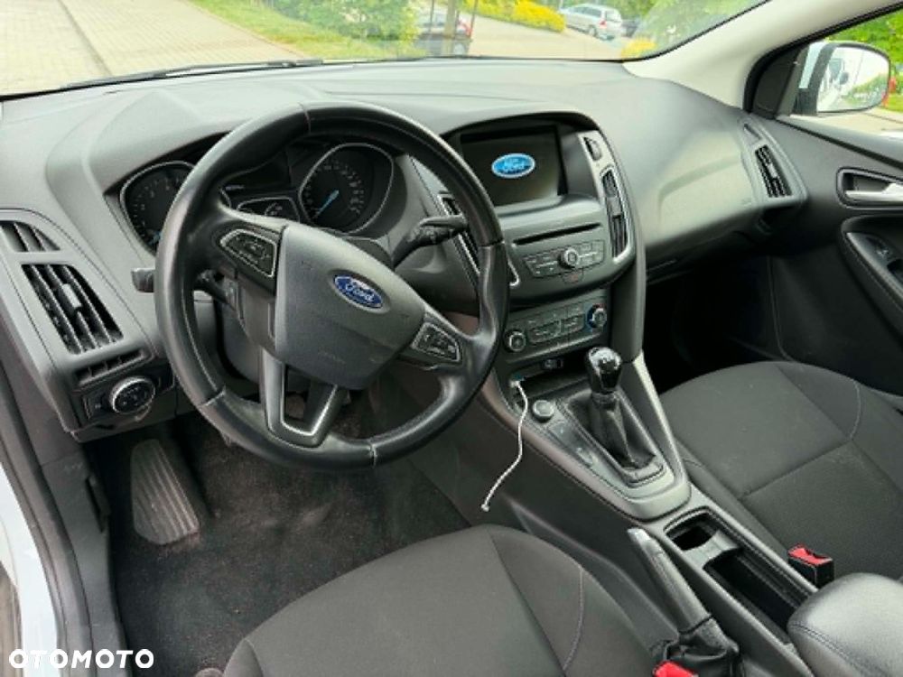 Ford Focus 1.0 EcoBoost SYNC Edition ASS - 4