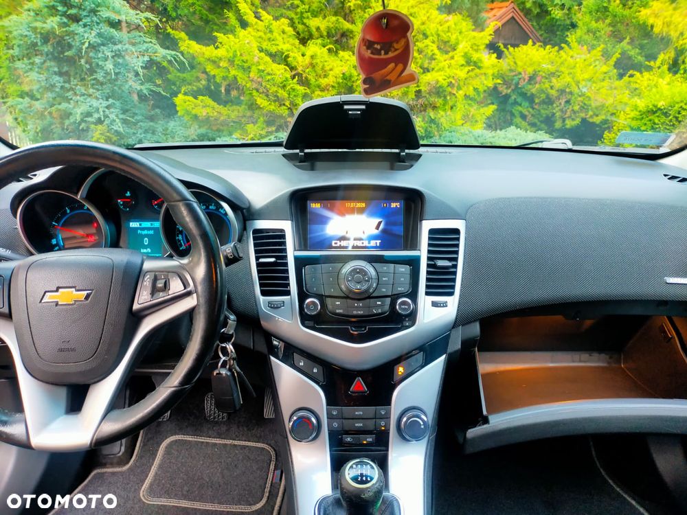 Chevrolet Cruze - 17
