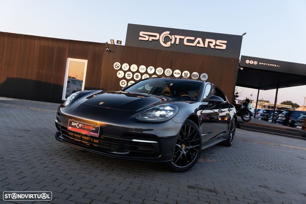 Porsche Panamera Sport Turismo 4 E-Hybrid - 1