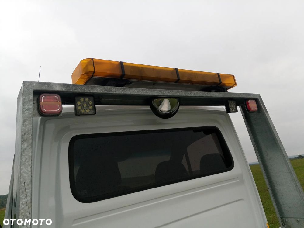 Mercedes-Benz Sprinter - 11