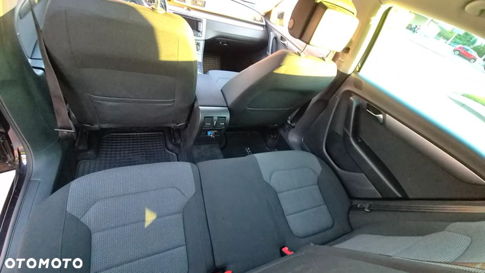 Volkswagen Passat 2.0 TDI BlueMotion Technology Comfortline - 24