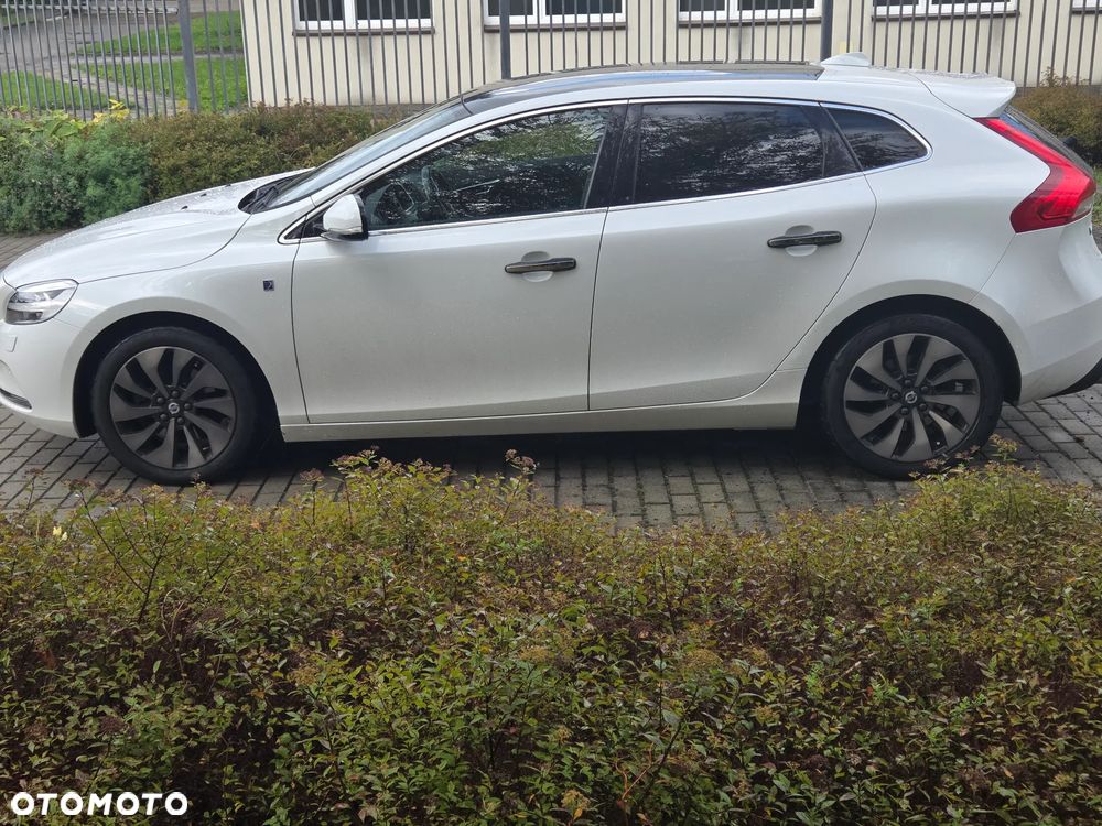 Volvo V40 2016 photo 2