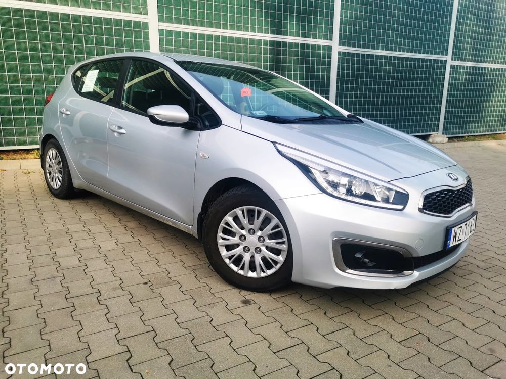 Kia Ceed Cee'd 1.6 GDI M - 4