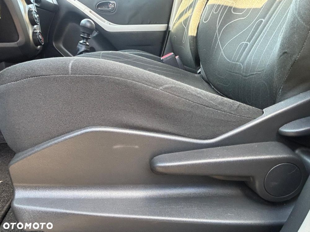 Toyota Yaris 1.33 Sol - 38