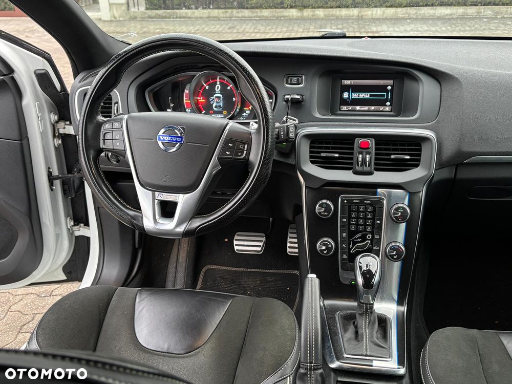 Volvo V40 D4 Geartronic RDesign - 12