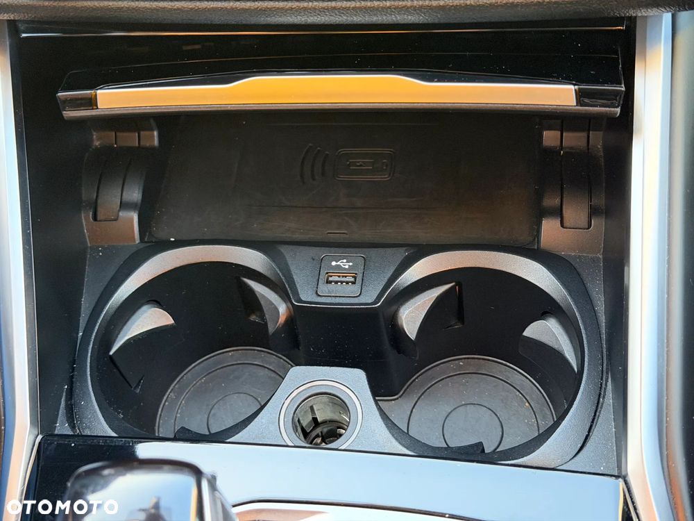 BMW Seria 3 320d Sport Line - 25