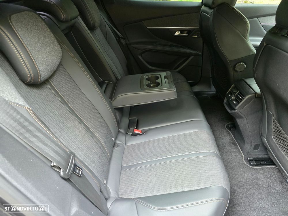 Peugeot 3008 1.2 PureTech GT Line Grip Control EAT6 - 27