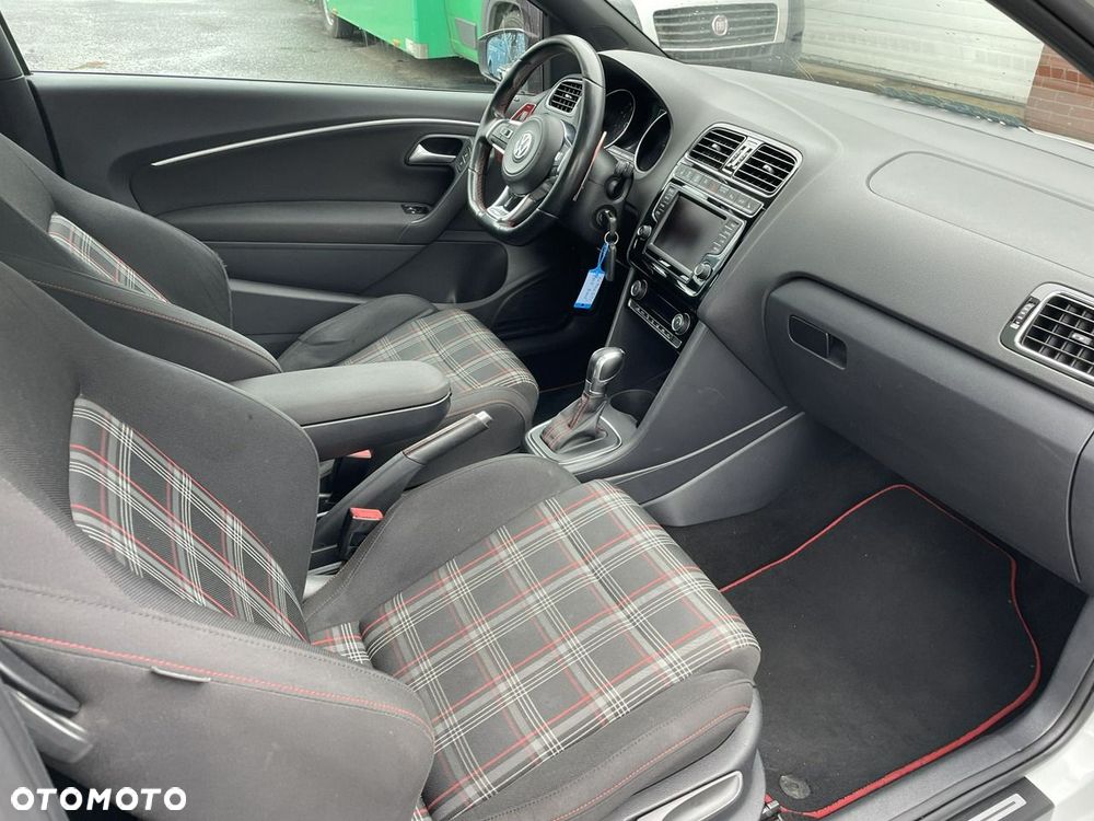 Volkswagen Polo - 32