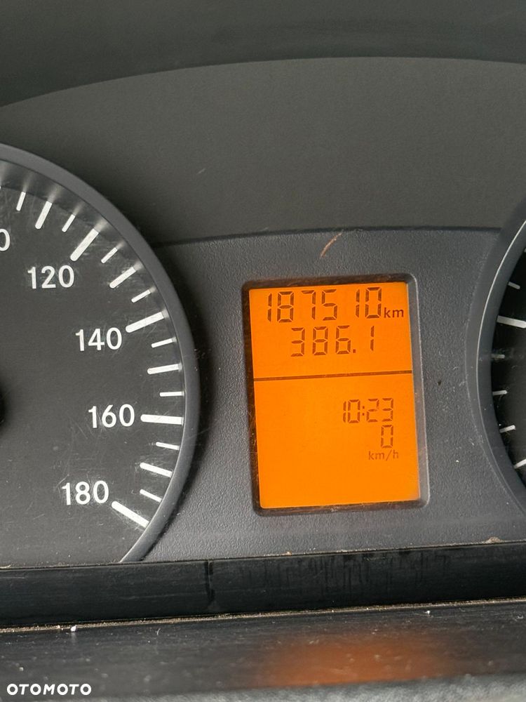 Mercedes-Benz Sprinter - 7