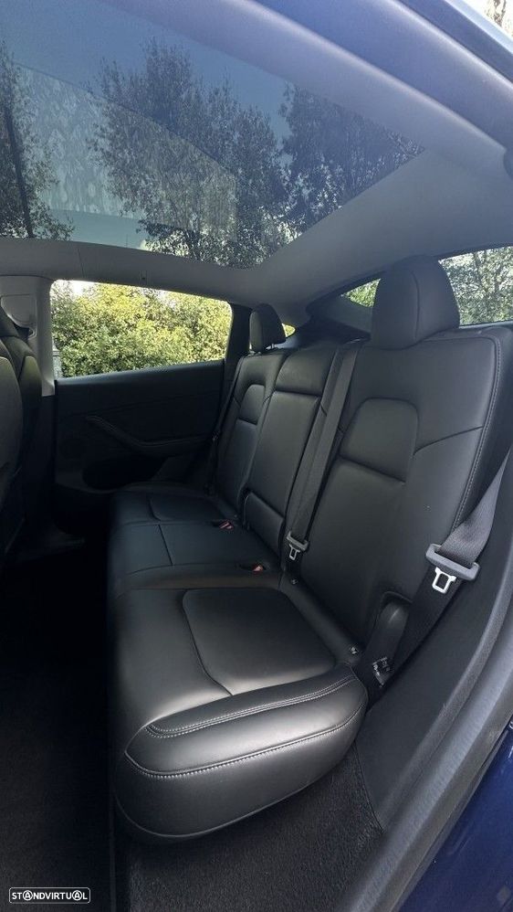 Tesla Model Y - 21