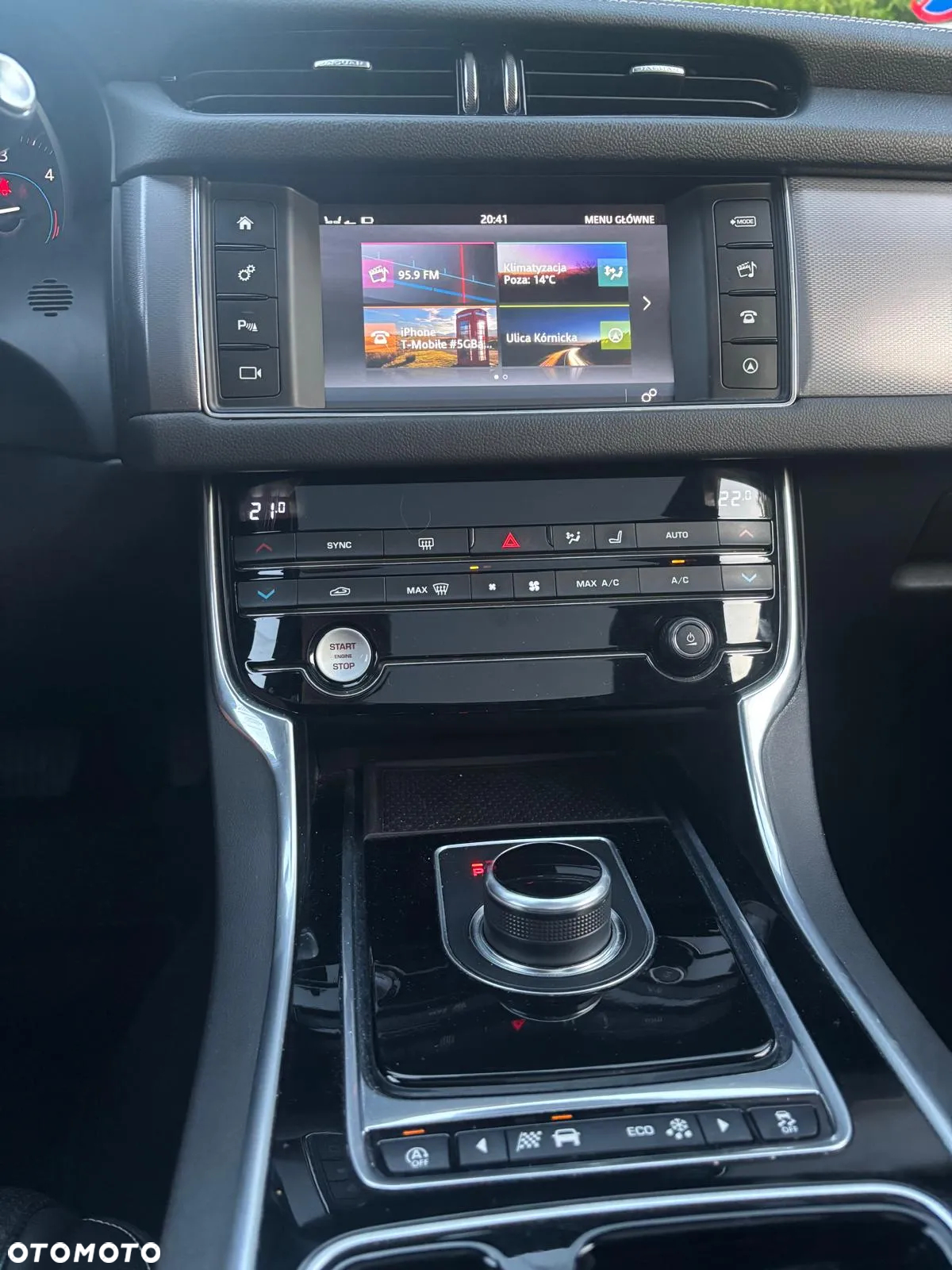 Jaguar XF 2.0 i4D AWD R-Sport - 12