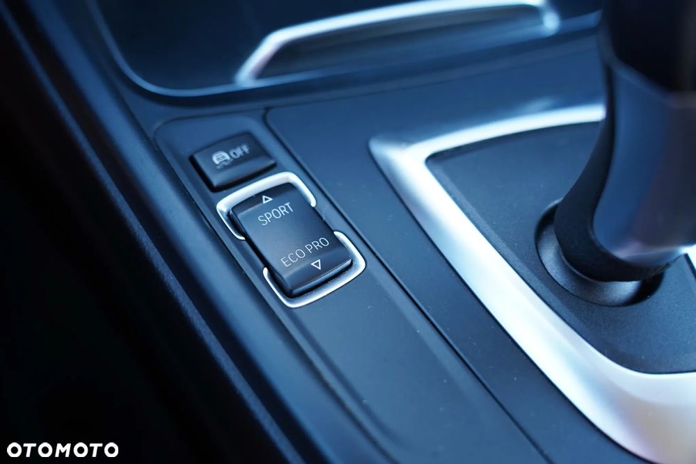 BMW Seria 3 320d Sport-Aut Efficient Dynamics Edition Sport Line - 34