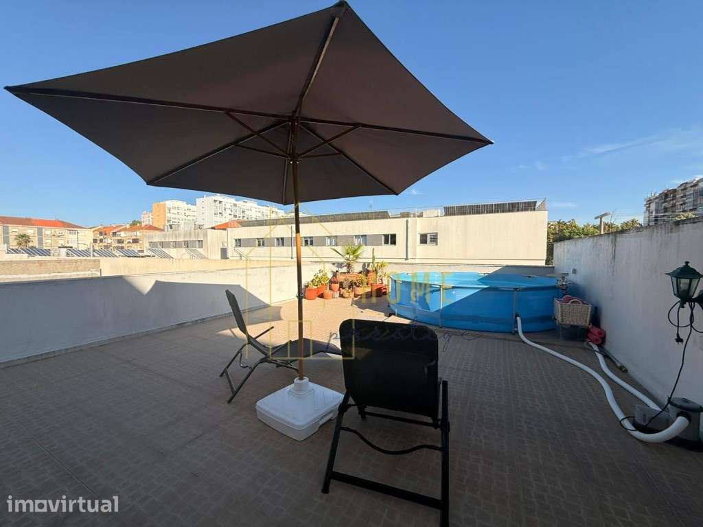 Oportunidade Única no Alto do Seixalinho - T2 com Terraço e Garagem... - Grande imagem: 3/34