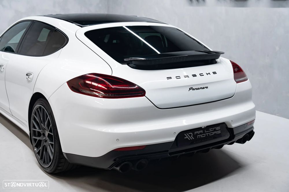 Porsche Panamera 3.0 V6 - 12