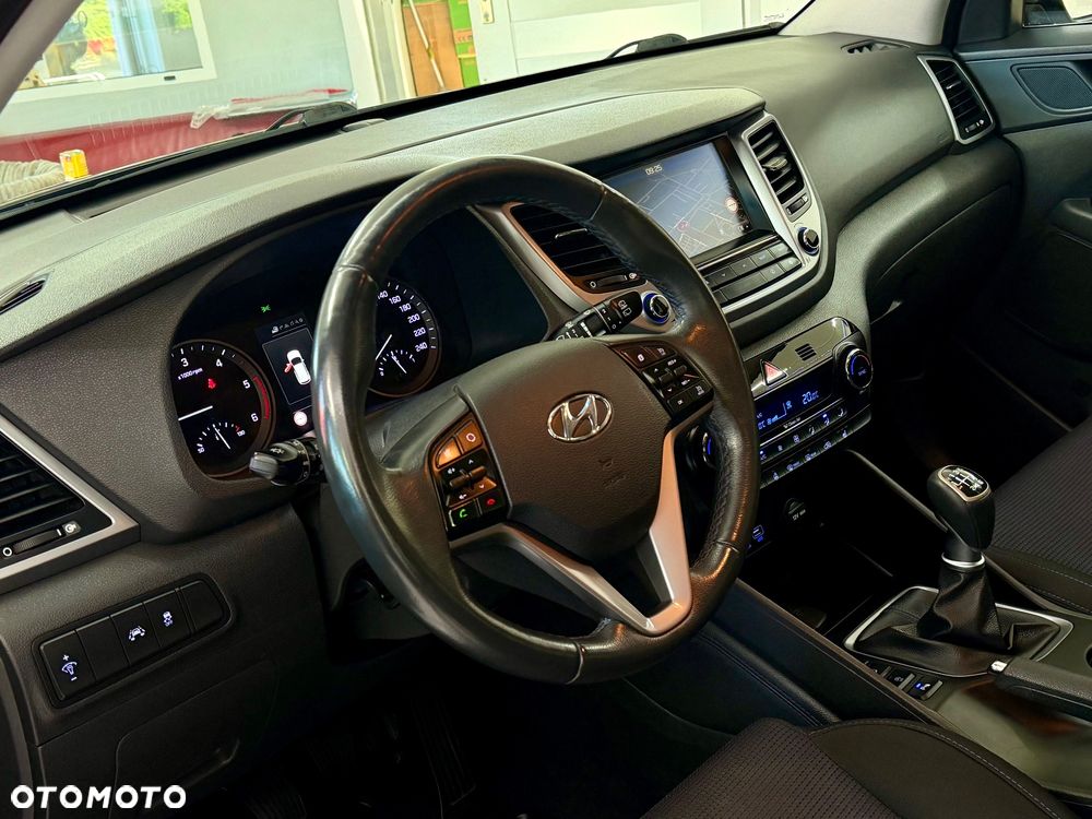 Hyundai Tucson 2.0 CRDI BlueDrive Style 2WD - 17