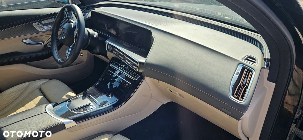 Mercedes-Benz EQC 400 4Matic AMG Line - 11