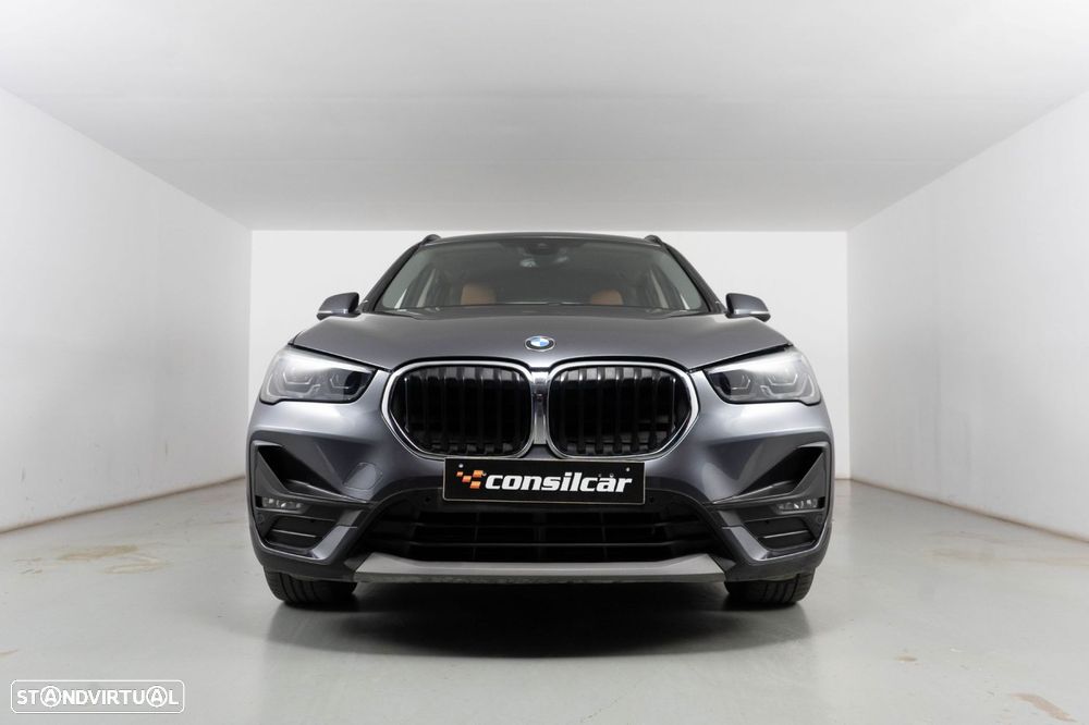 BMW X1 25 e xDrive Corporate Edition - 4