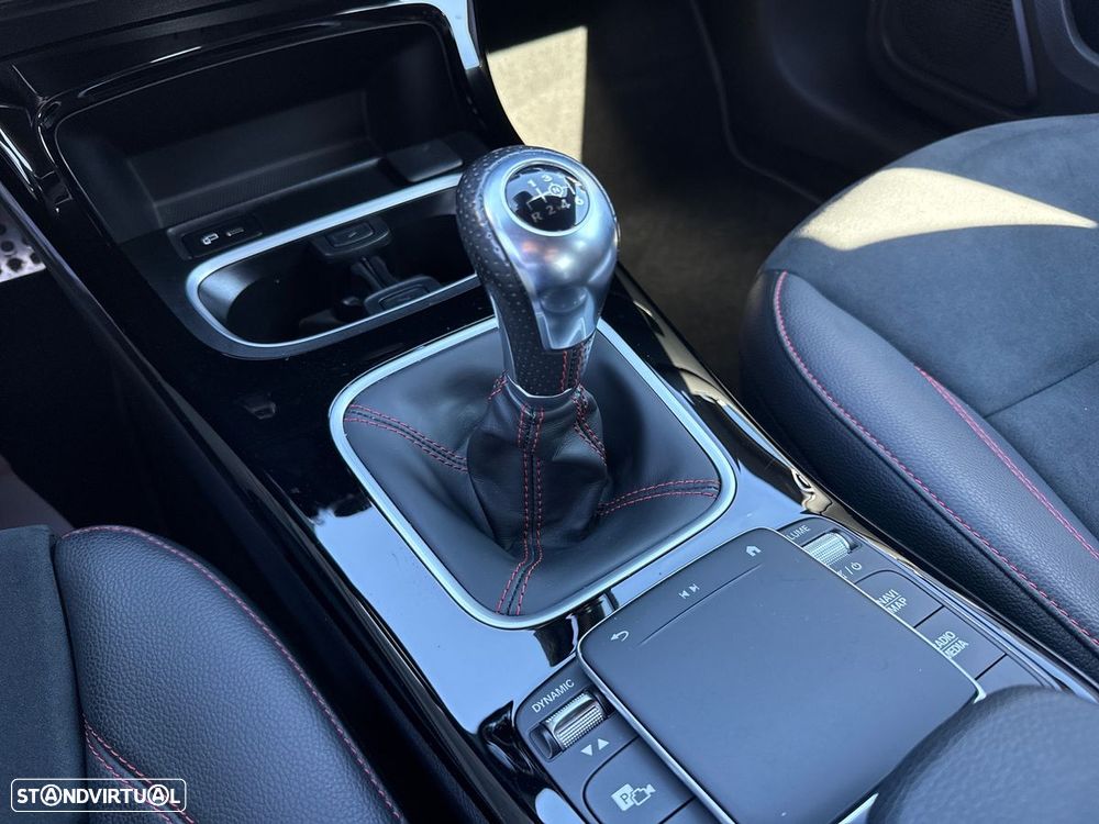 Mercedes-Benz A 180 d AMG Line - 21