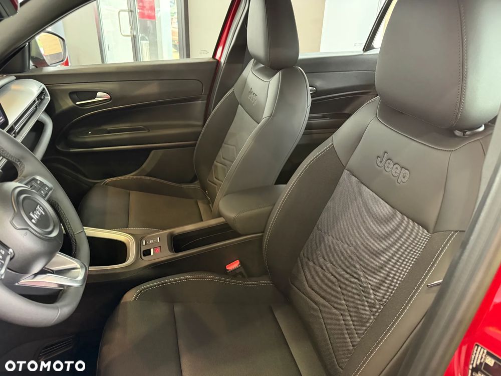 Jeep Avenger 1.2 T3 mHEV Altitude FWD eDCT6 - 5