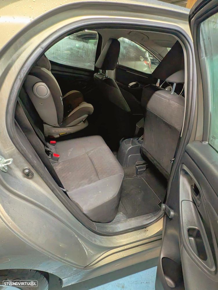 Toyota Yaris 1.0 VVT-i Comfort Plus - 3