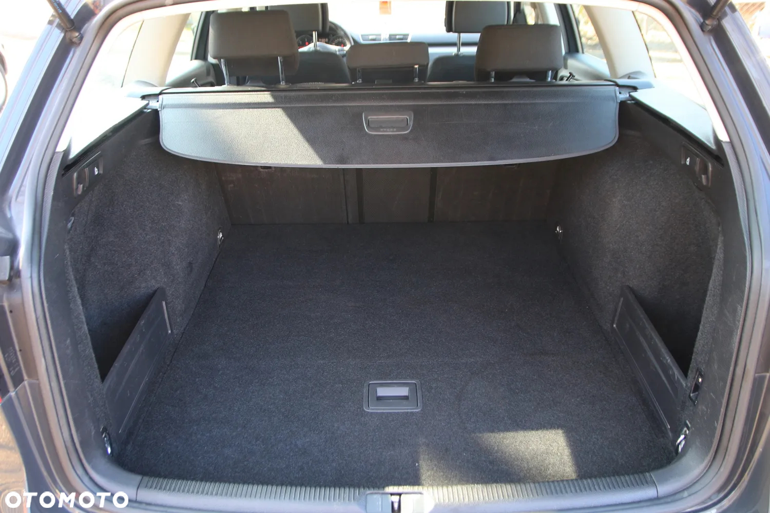 Volkswagen Passat - 11