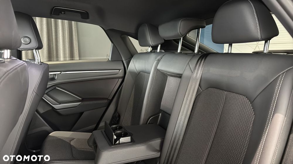 Audi Q3 35 TFSI mHEV S-Line S tronic - 24