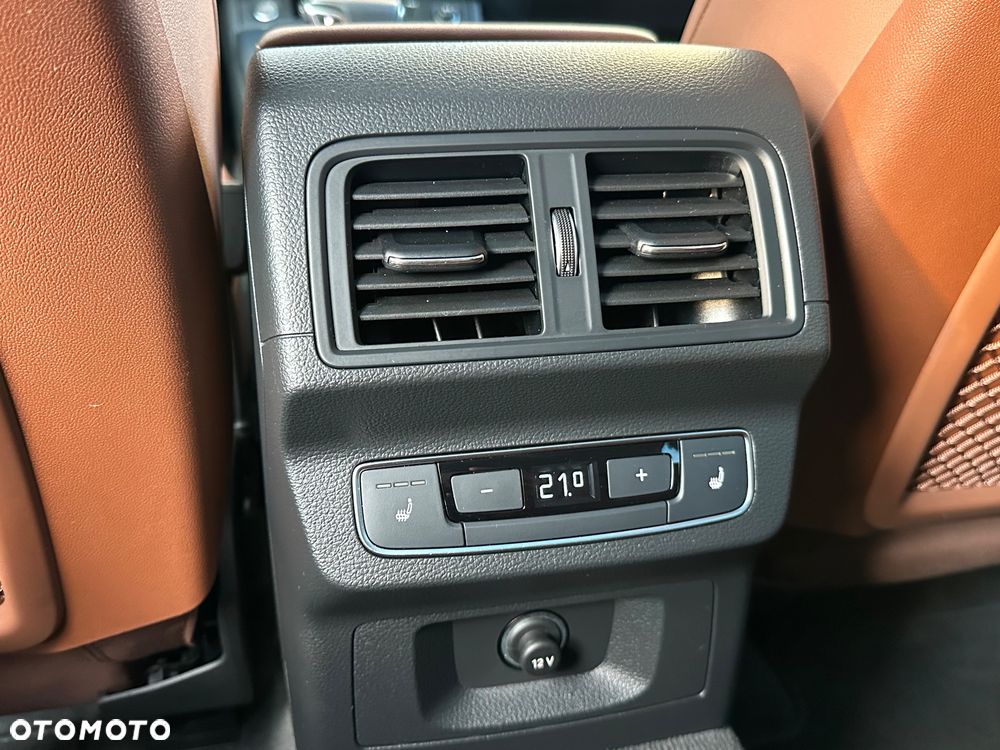Audi Q5 50 TFSI e Quattro S Line S tronic - 28