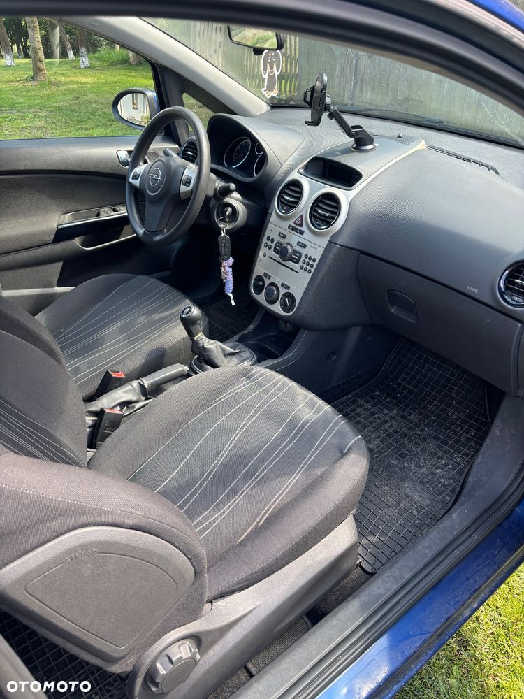Opel Corsa 1.2 16V Essentia - 7