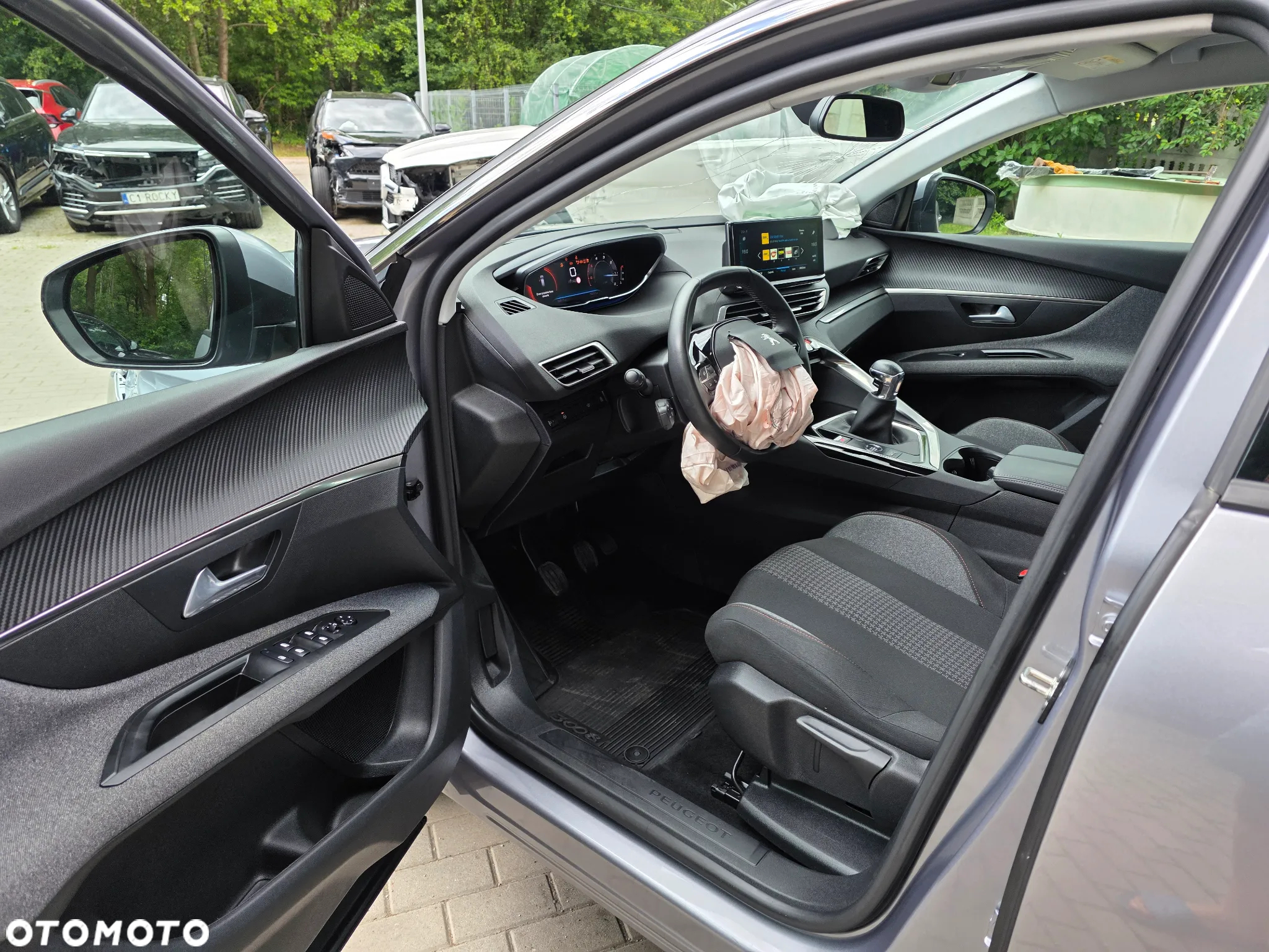 Peugeot 3008 1.5 BlueHDi Allure S&S - 13