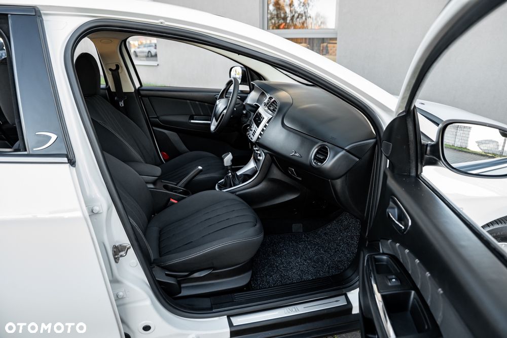 Lancia Delta 1.4 T-Jet Steel - 21