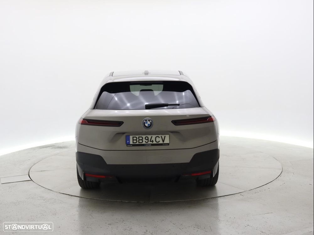 BMW iX xDrive 40 - 5