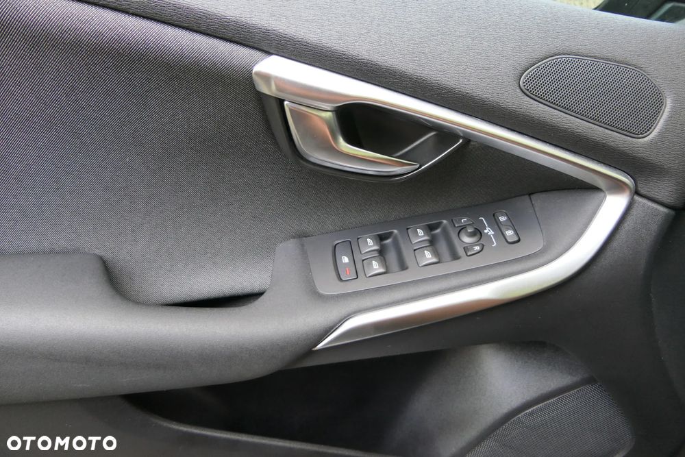 Volvo V40 Cross Country D3 Geartronic Momentum - 30