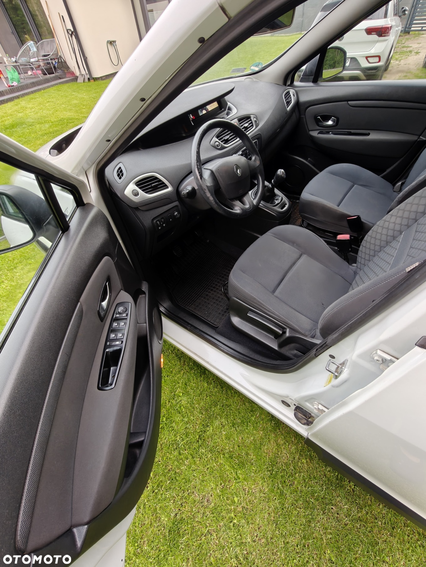Renault Scenic 1.6 16V 110 Authentique - 10
