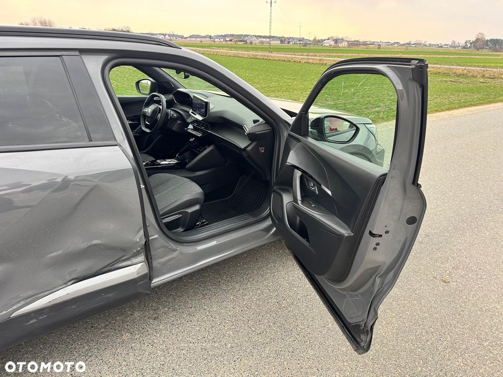 Peugeot 2008 BlueHDi 130 EAT8 Allure - 16