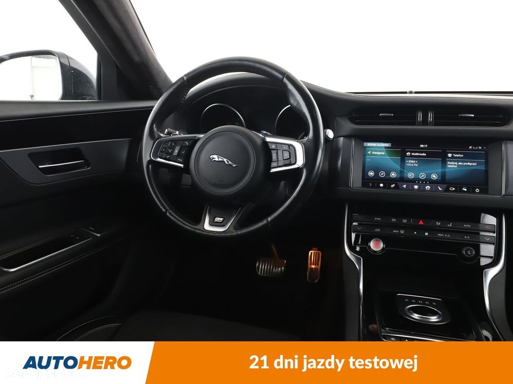 Jaguar XF 2.0 i4D R-Sport - 13